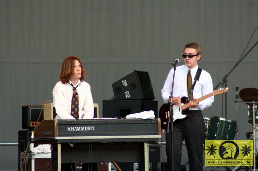 Ken Guru and The Highjumpers (D) Back To The Roots Festival - Elbufer Dresden 16. Juli 2005 (5).jpg